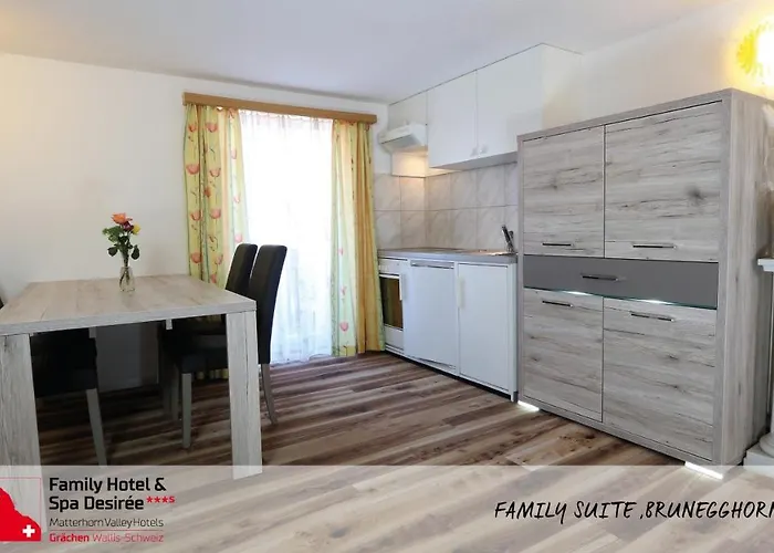 Ξενοδοχείο Family Desiree 3*