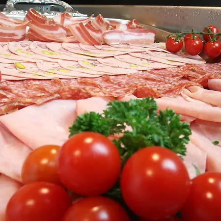 Hotell Family Desiree 3*